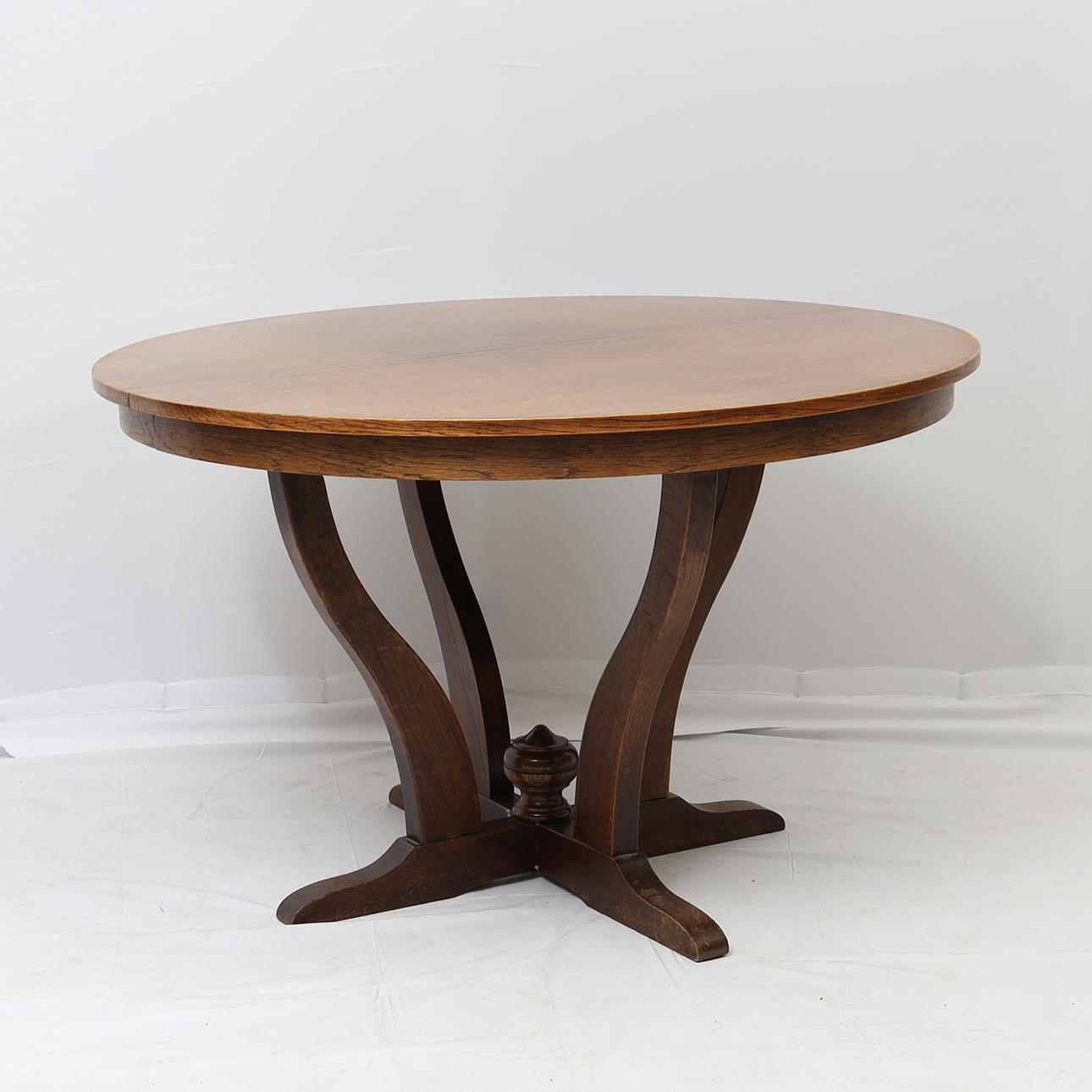 DINING TABLE, 1920'S.