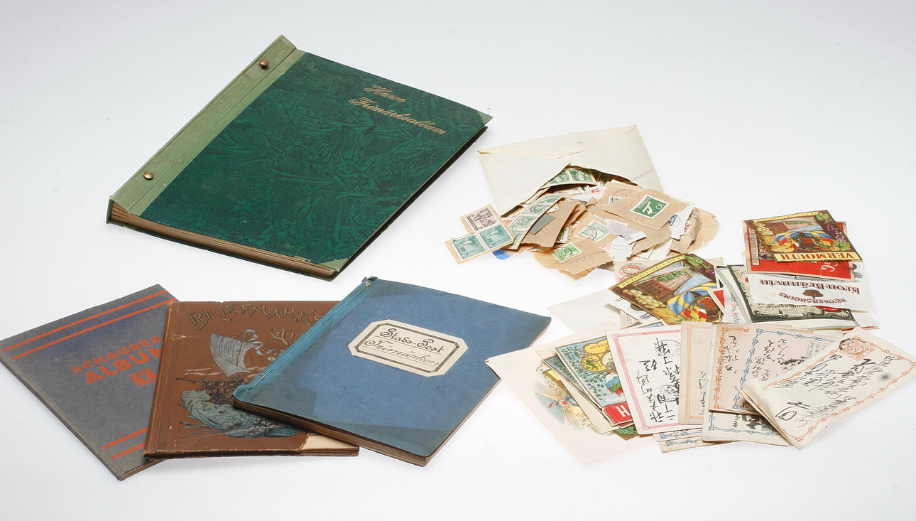 FRIMÄRKEN, BREV OCH FLASKETIKETTER.