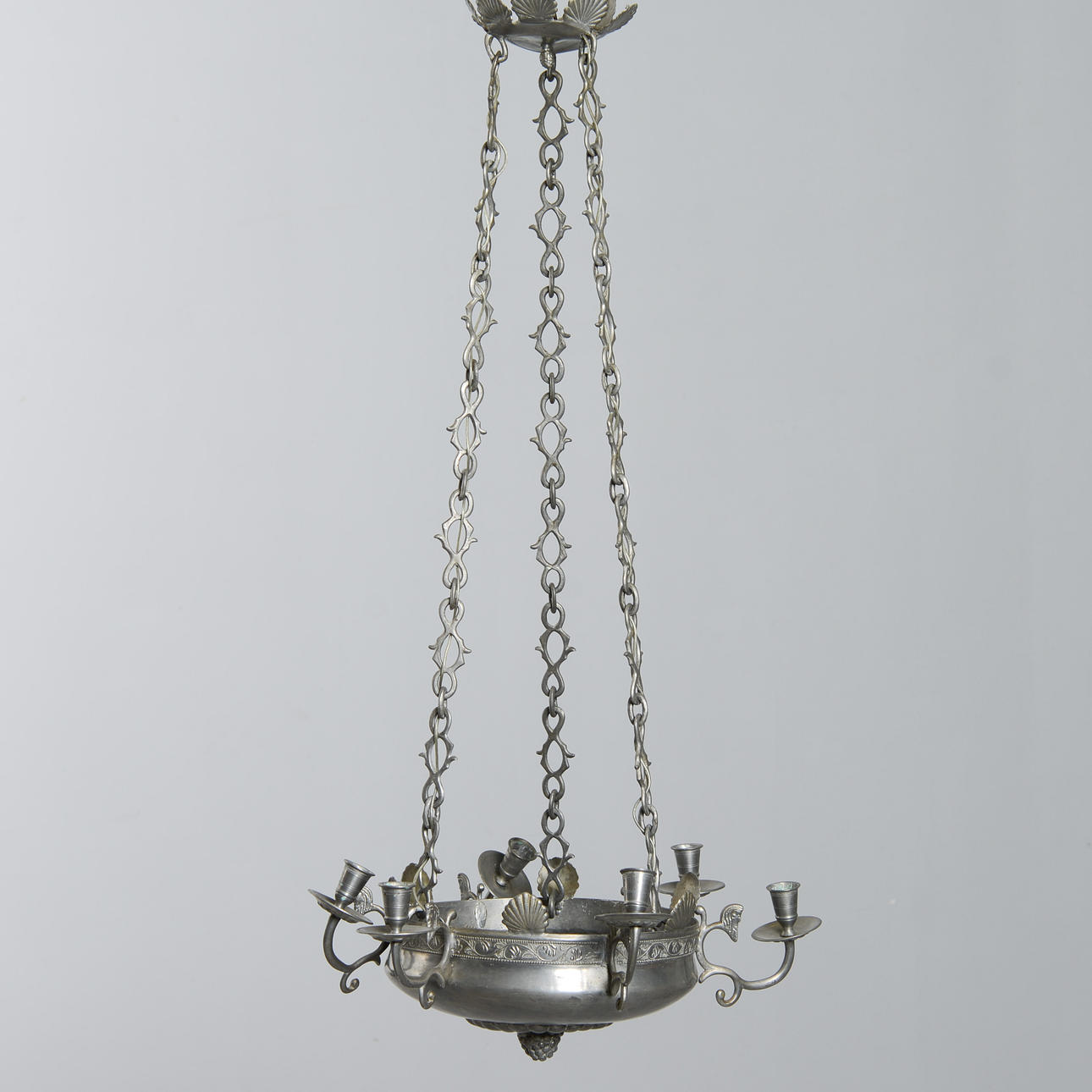 A pewter ceiling lamp, 18th/20th century.