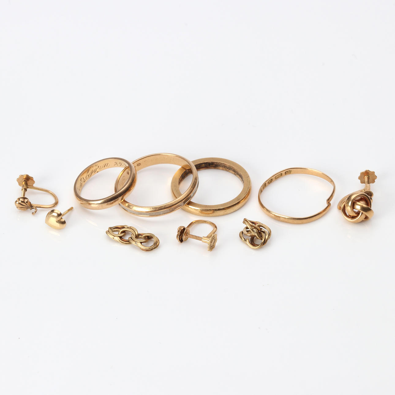 PARTI GULDFÖREMÅL. 18k guld, vikt ca 20,0 gram.