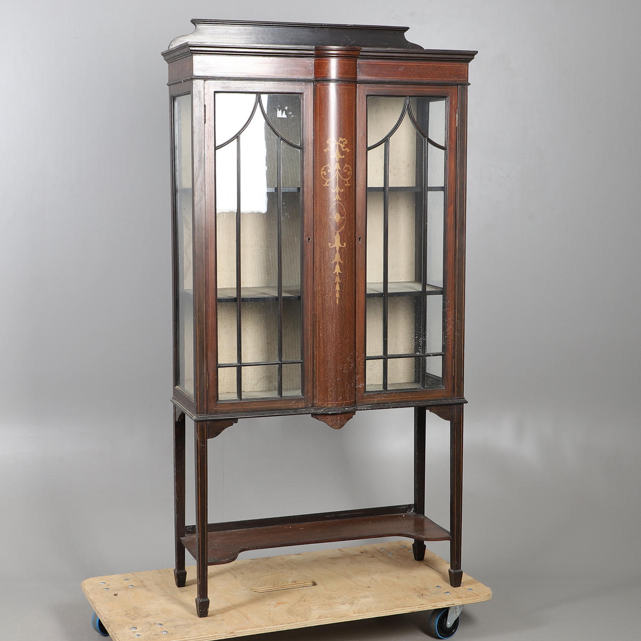 AN EDWARDIAN INLAID DISPLAY CABINET.