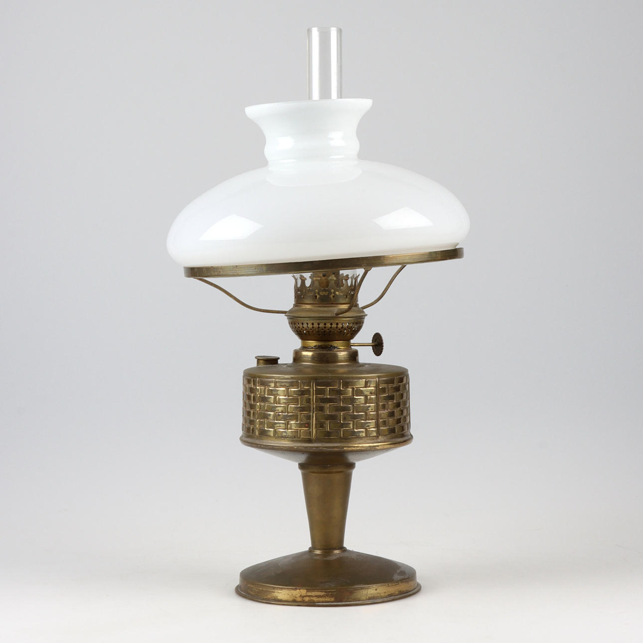A glass brass table lamp, 20th century.