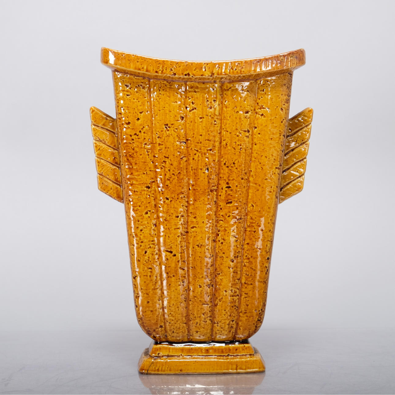 GUNNAR NYLUND. REED STRAND, CHAMOTTE, VASE.