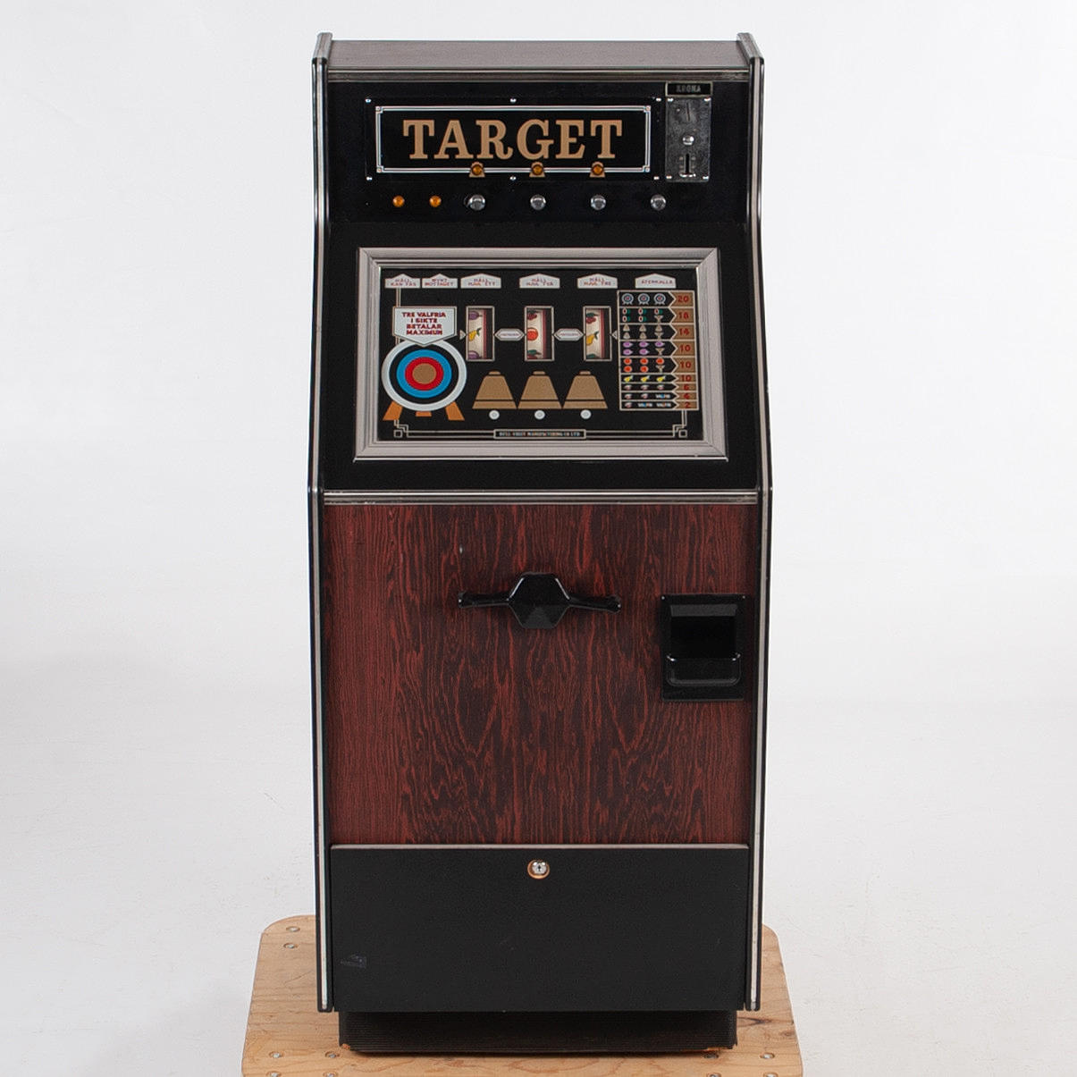 GAMING MACHINE/ONE-ARMED BANDIT.