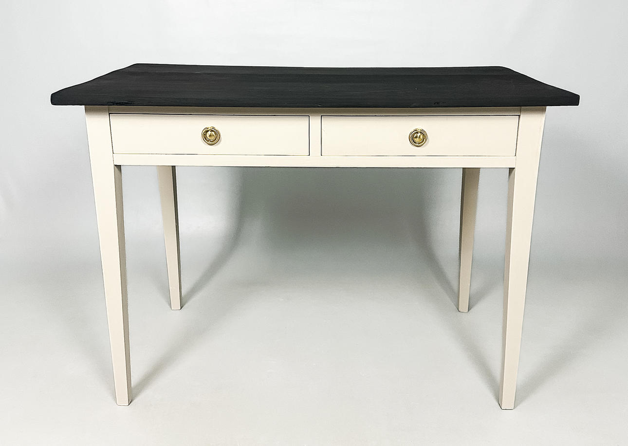 SKRIVBORD, björk, bemålat, 1900-tal.