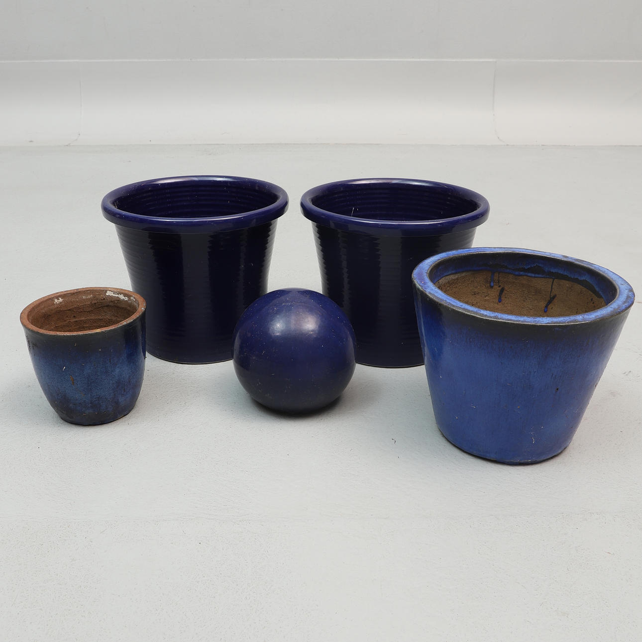 GARDEN POTS & ORBS, 5 pcs, glazed earthenware.