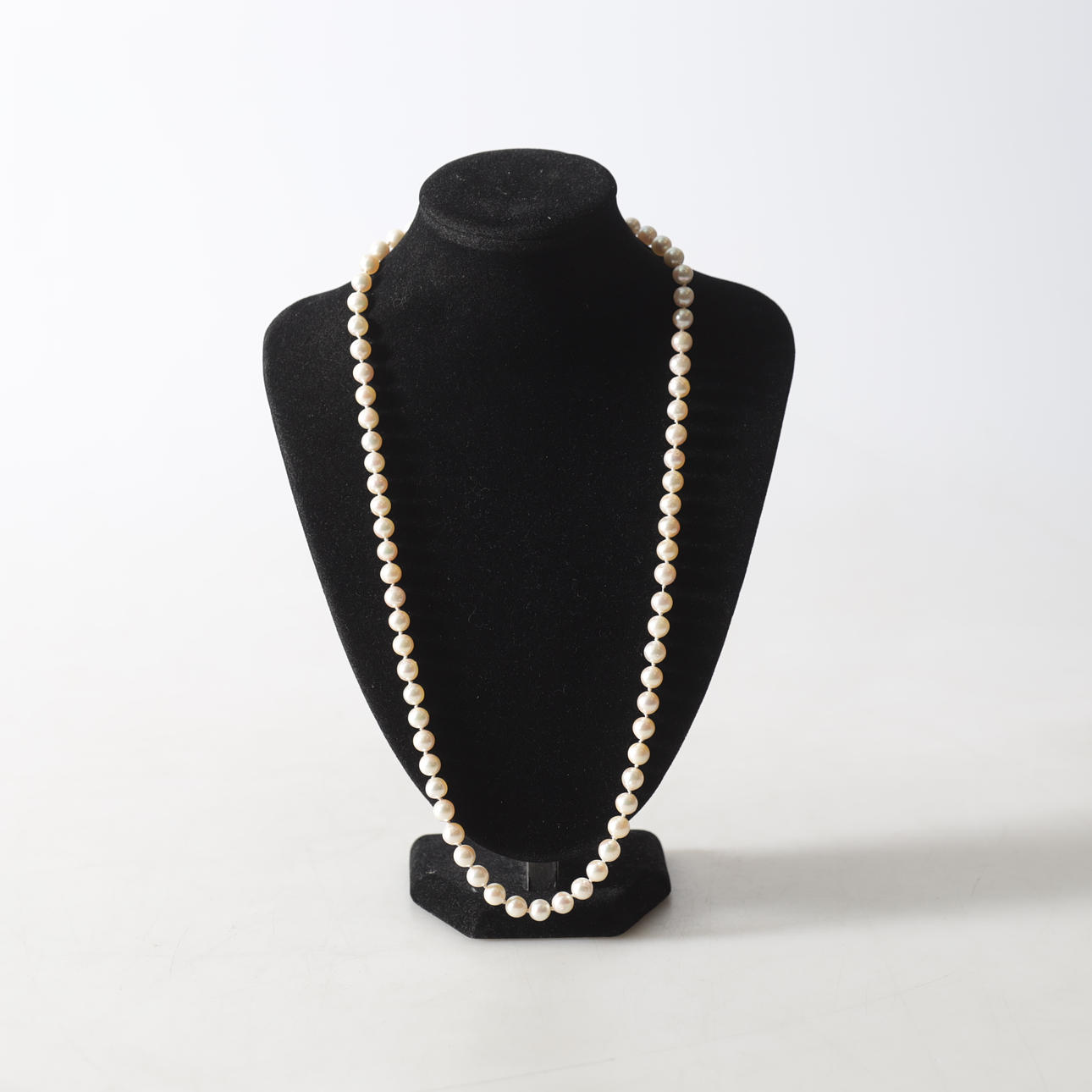 PÄRLCOLLIER, lås i 18K guld, 1900-tal.