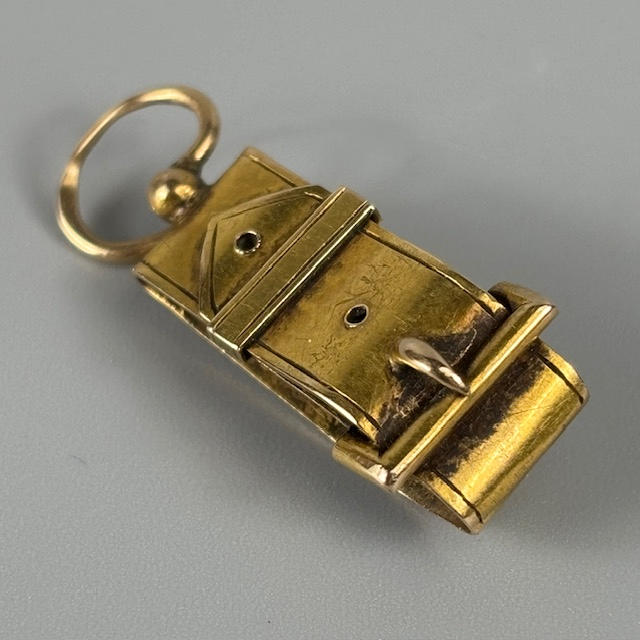 ANTIQUE SCARF CLIP BUCKLE.