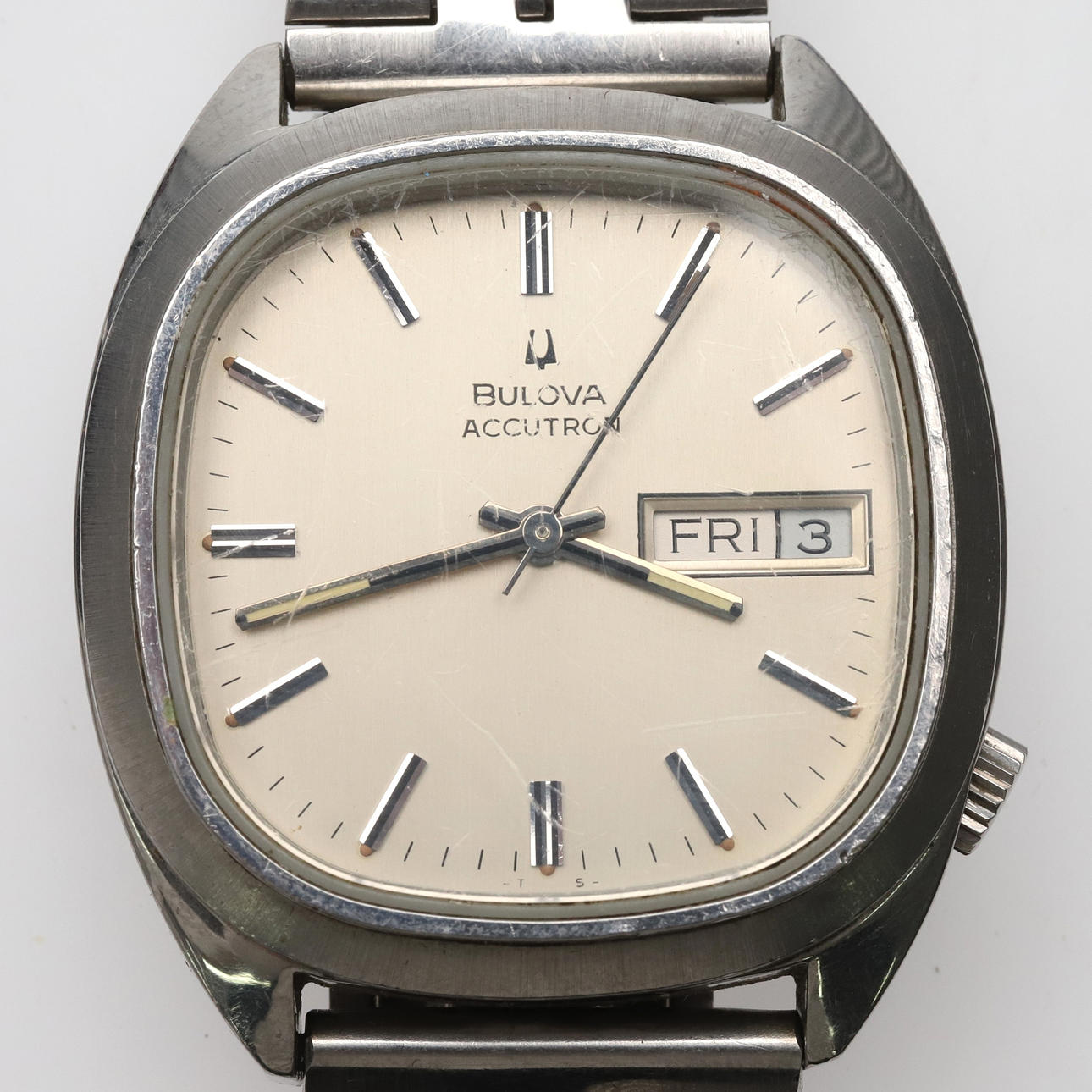 Wristwatch, Bulova, quartz.