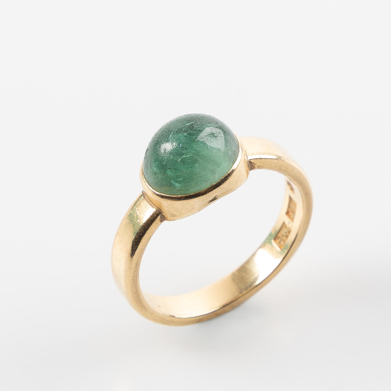 RING, with green stone, 18K gold.