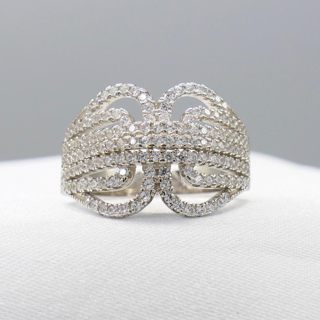 SILVER GEMSTONE dress ring.