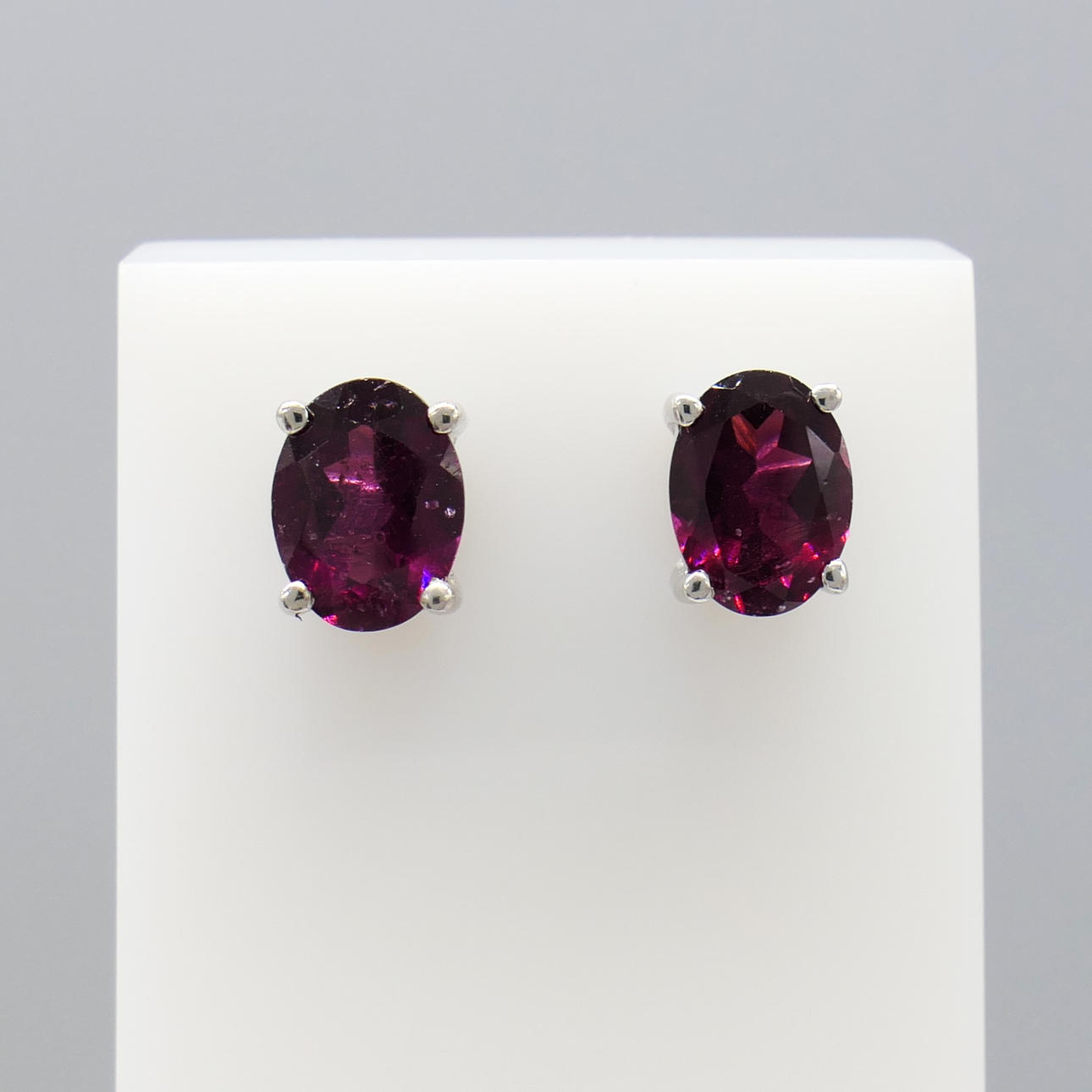 NATURAL RHODOLITE GARNET studs.