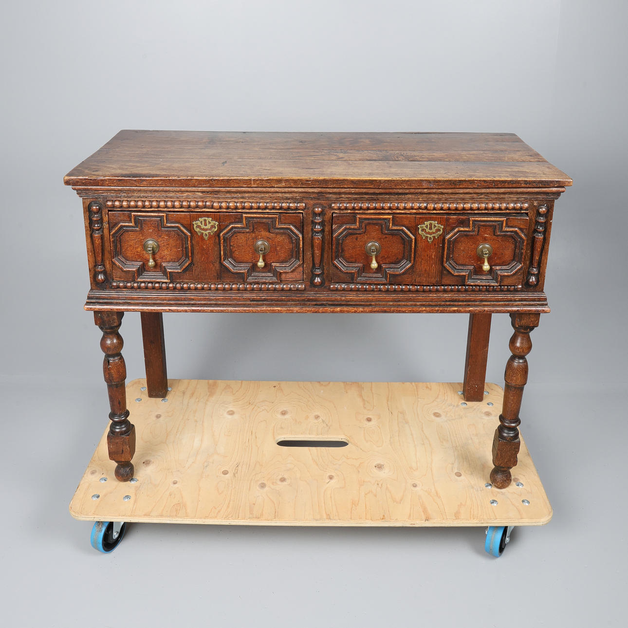 VICTORIAN CHARLES II STYLE OAK SIDE TABLE.