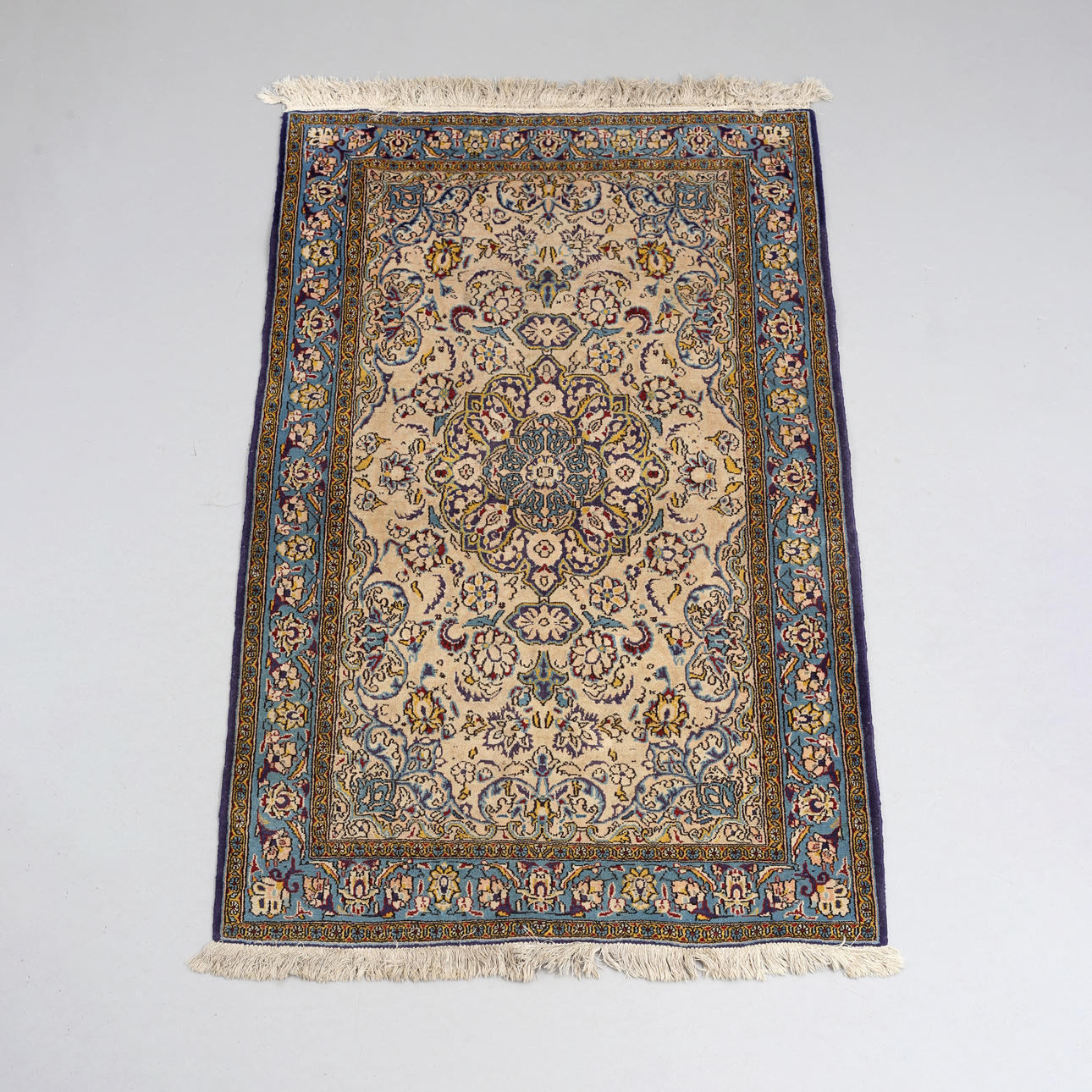 ORIENTAL CARPET, Persian, 170x107 cm.