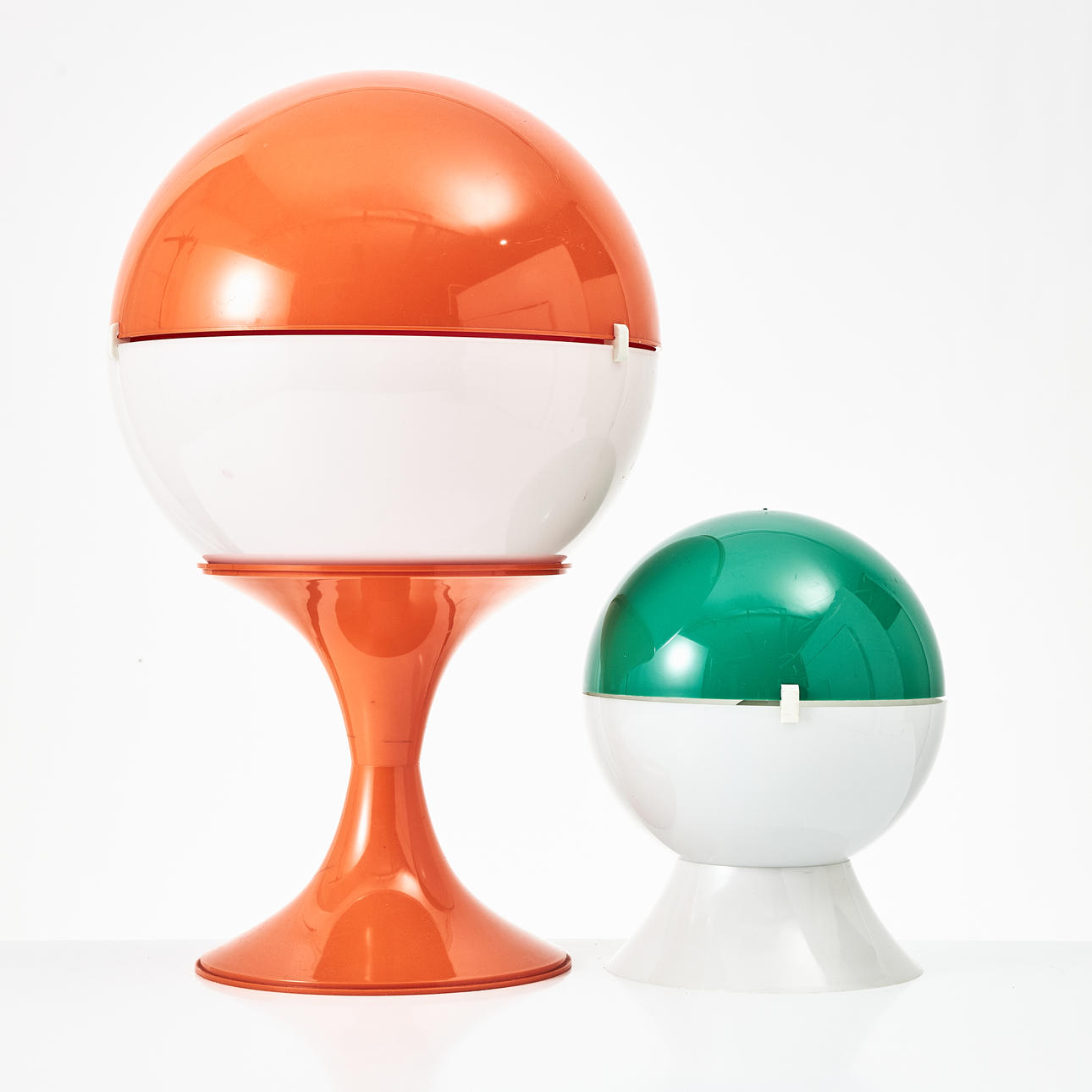 Table lamps, 2 pieces, 1960s/70s, plastic.