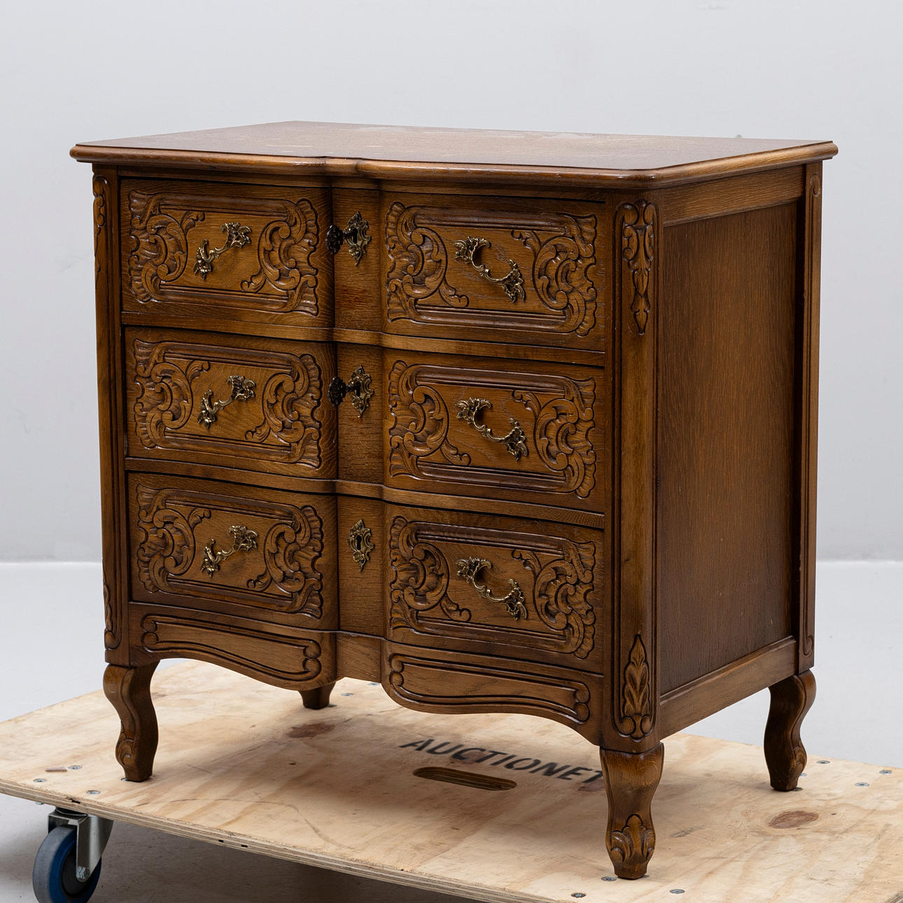 BYRÅ, ek, Rokoko-stil, 1900-talets andra hälft.