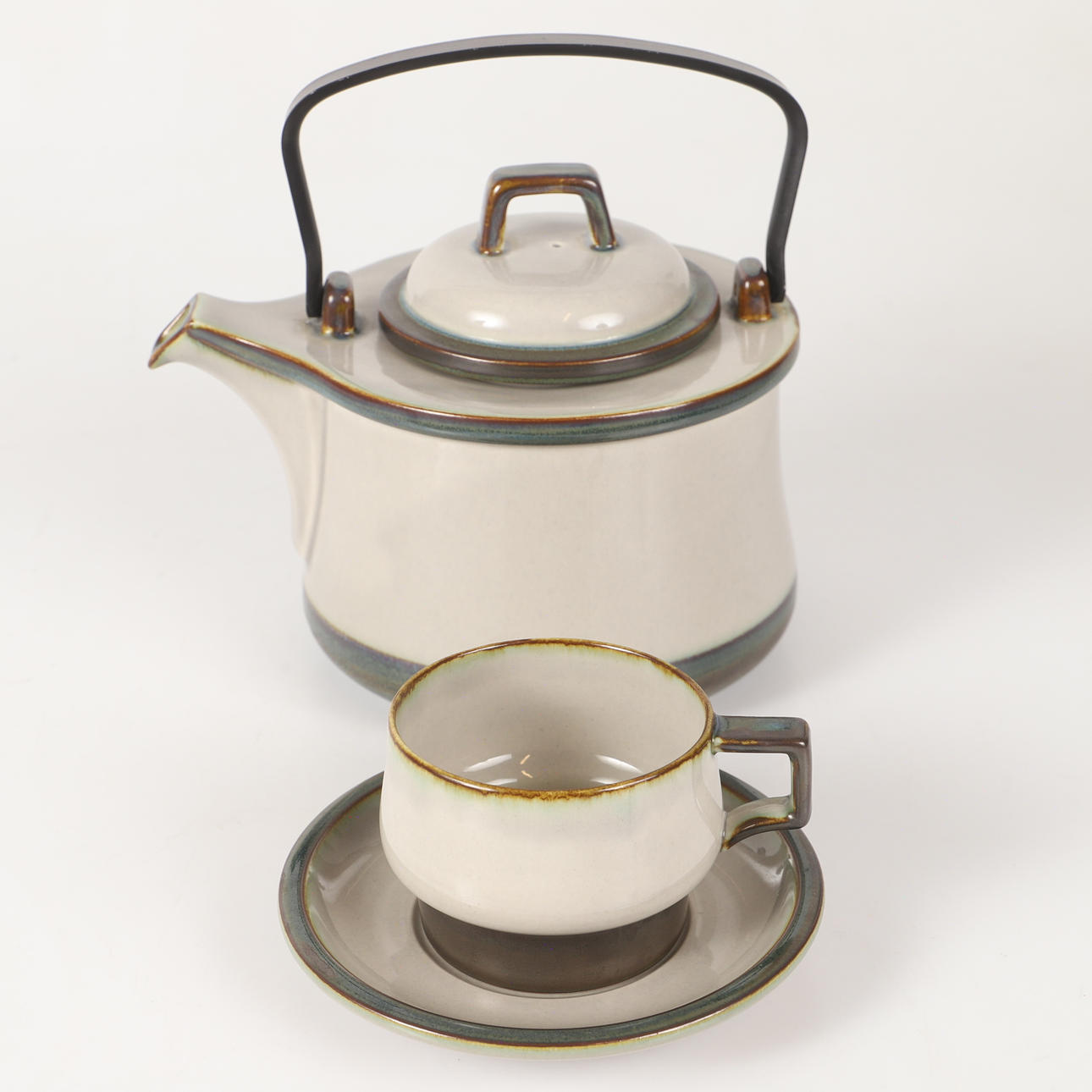 TESERVIS, delar, "Tema", stengods, Bing & Gröndahl, Danmark.