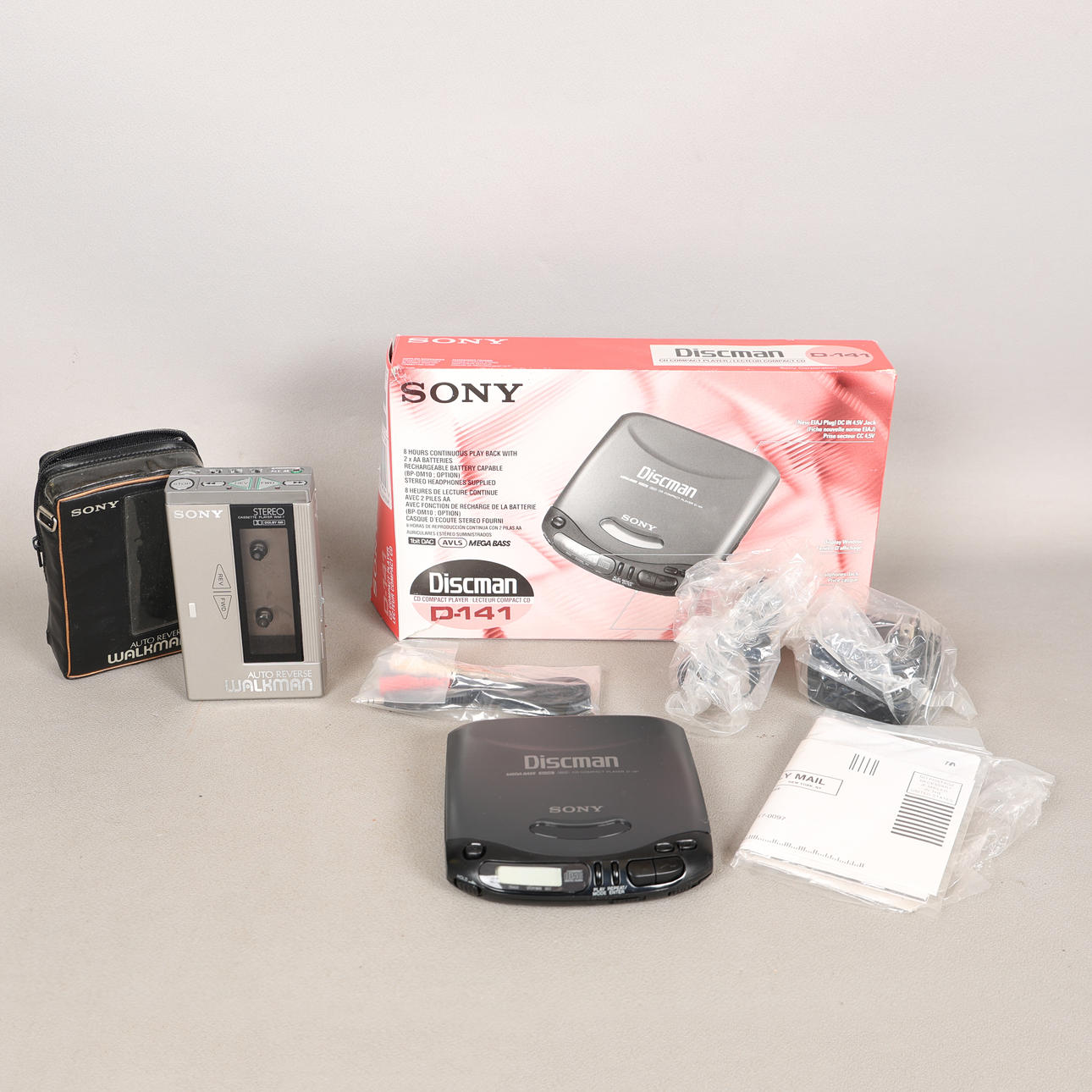 A SONY WM-7 WALKMAN & D-141 DISCMAN (2).