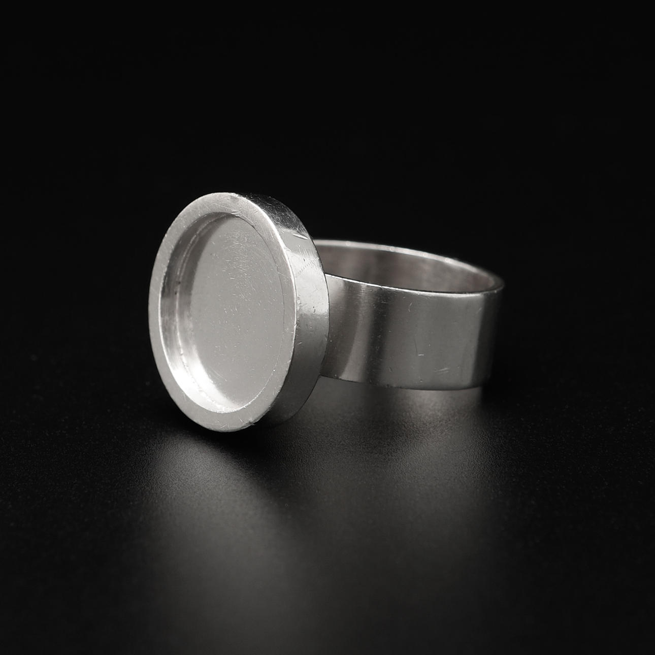 ANDERS HÖGBERG. A silver ring, Gothenburg, 1969.