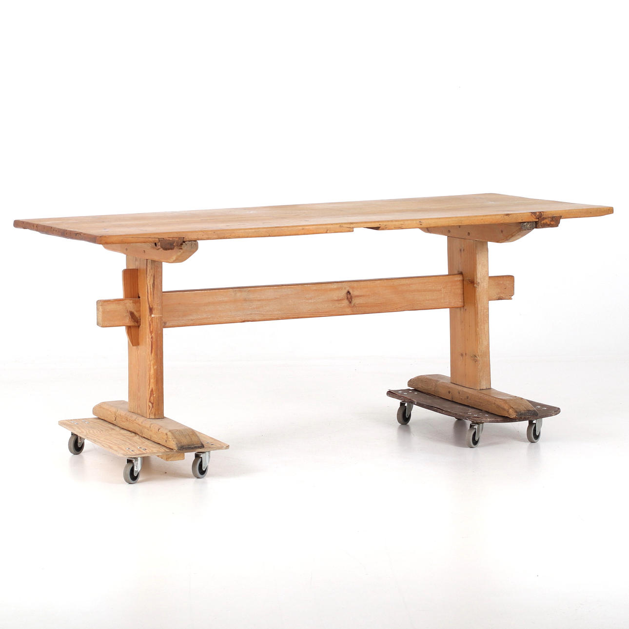 A common pine trestle table, 19th century.