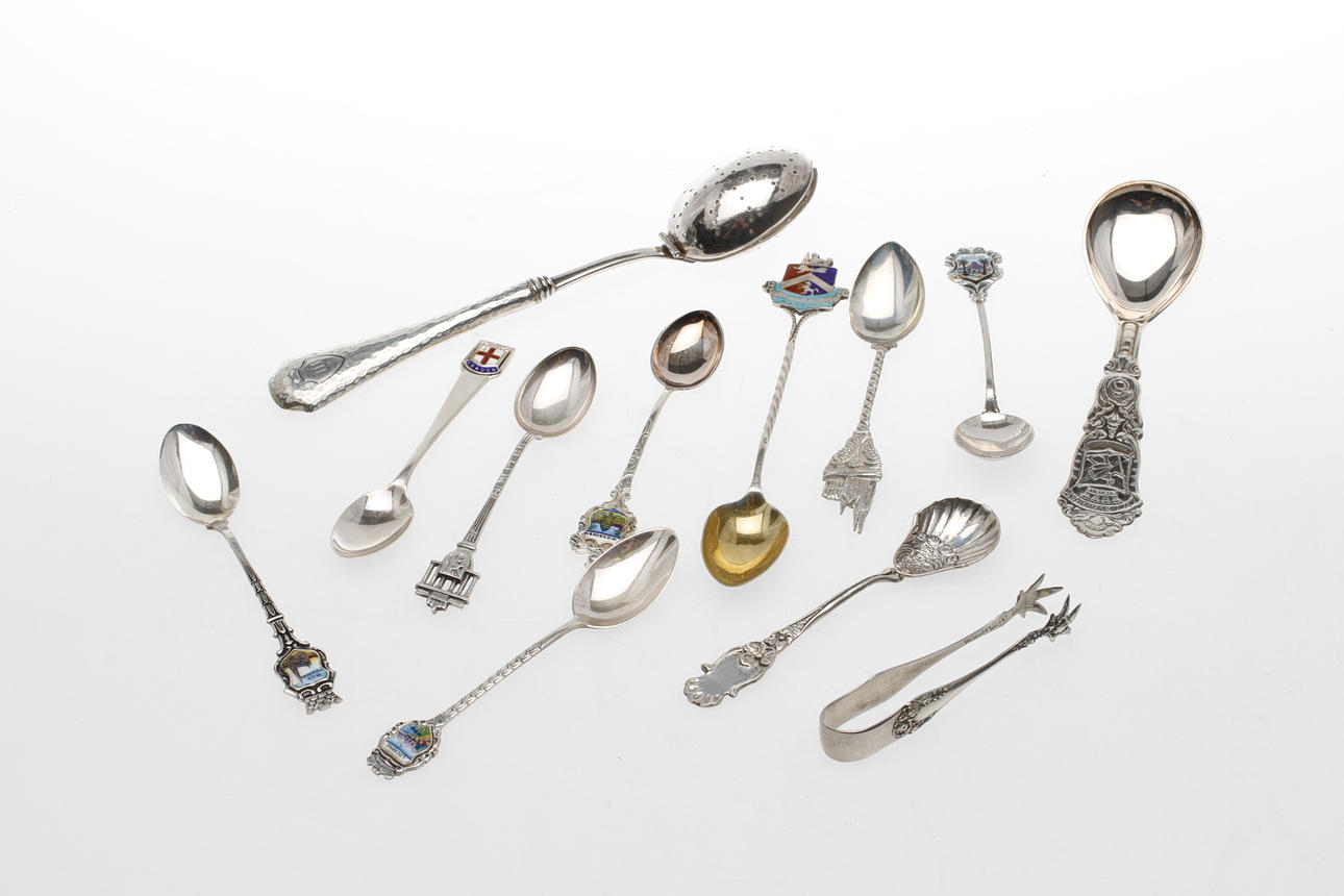 SILVERFÖREMÅL, 12 delar, vikt tot ca 165,4 gram.