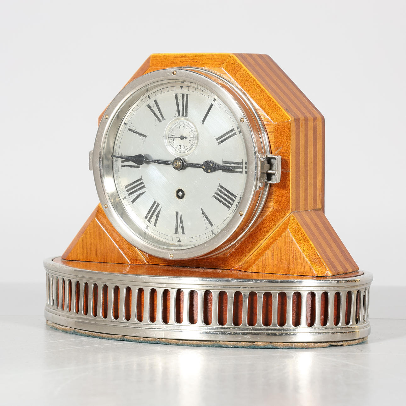 TABLE CLOCK, wood and metal.