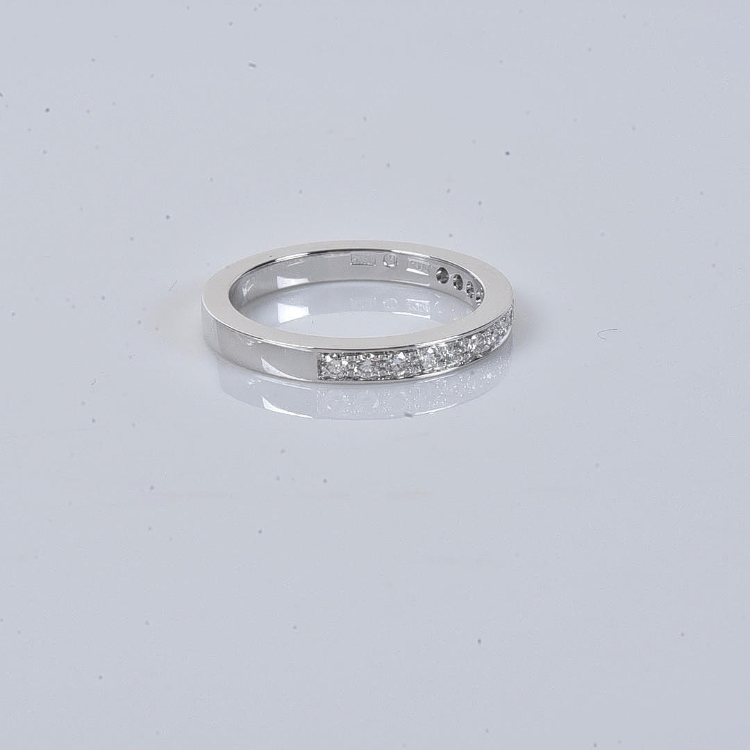 HALVALLIANS, diamanter 0,25ct, vitguld 18K.