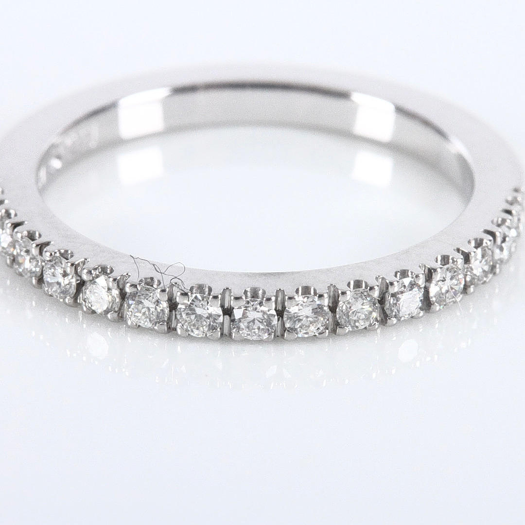 HALVALLIANS, diamanter 0,27ct, vitguld 18K.