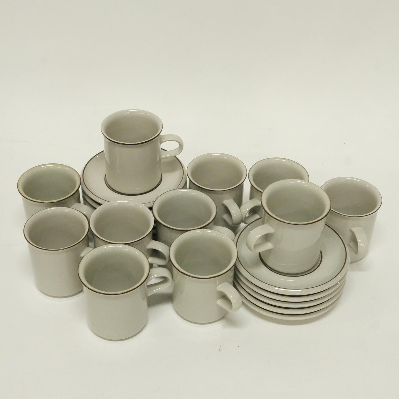 ULLA  PROCOPÉ. ARABIA COFFEE CUPS, FENNICA.
