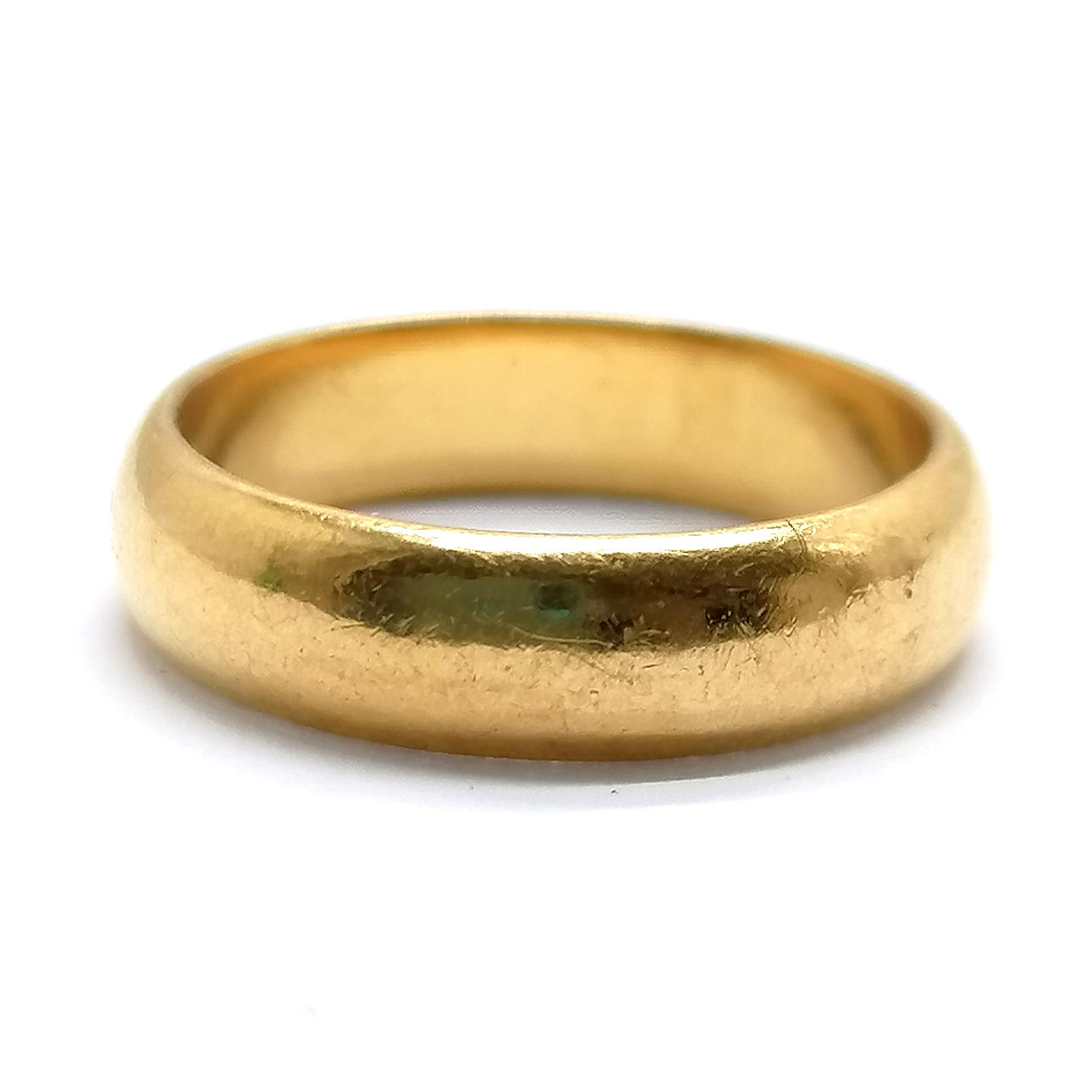 22ct HALLMARKED GOLD BAND RING.