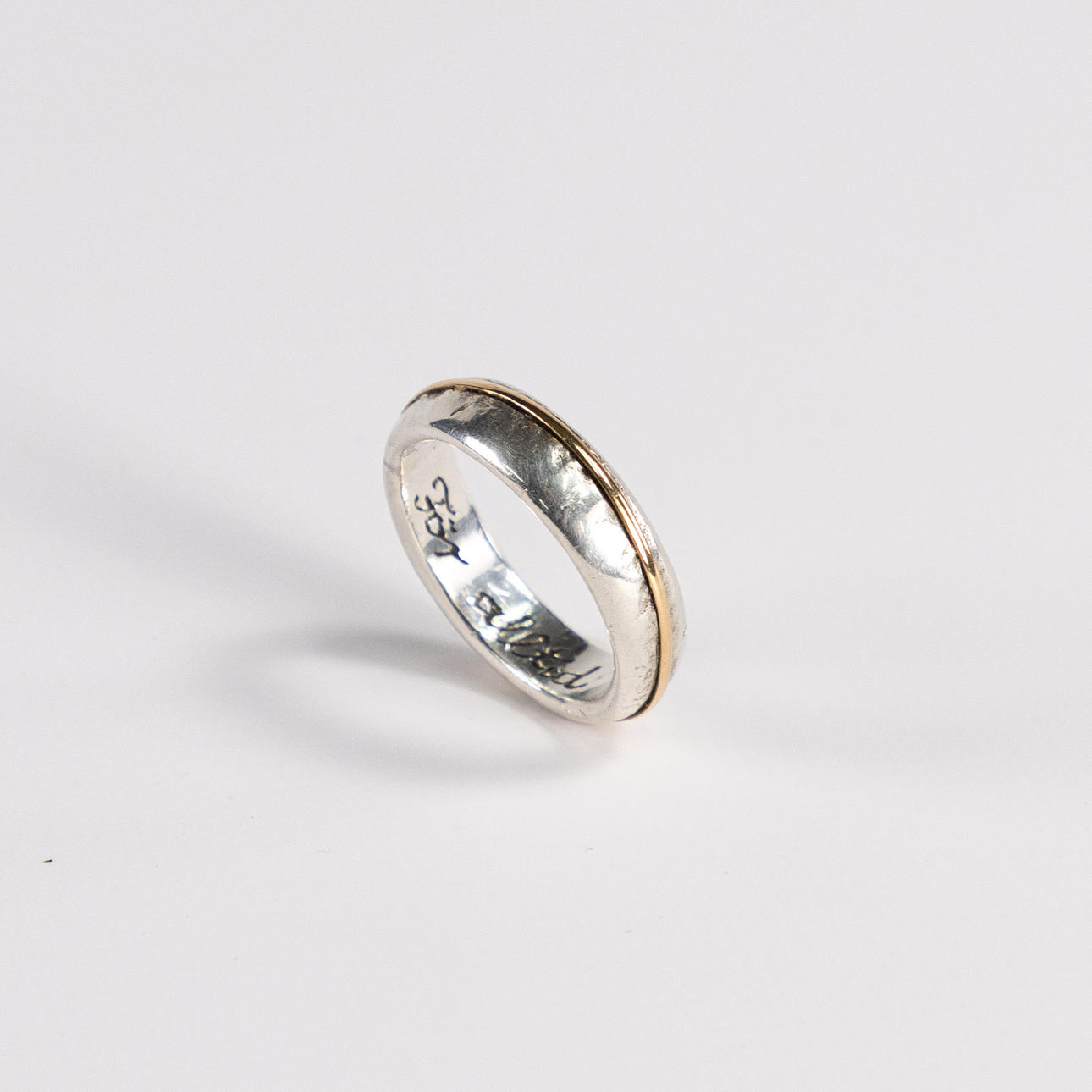 RING, silver and 18k gold, size 20.5.