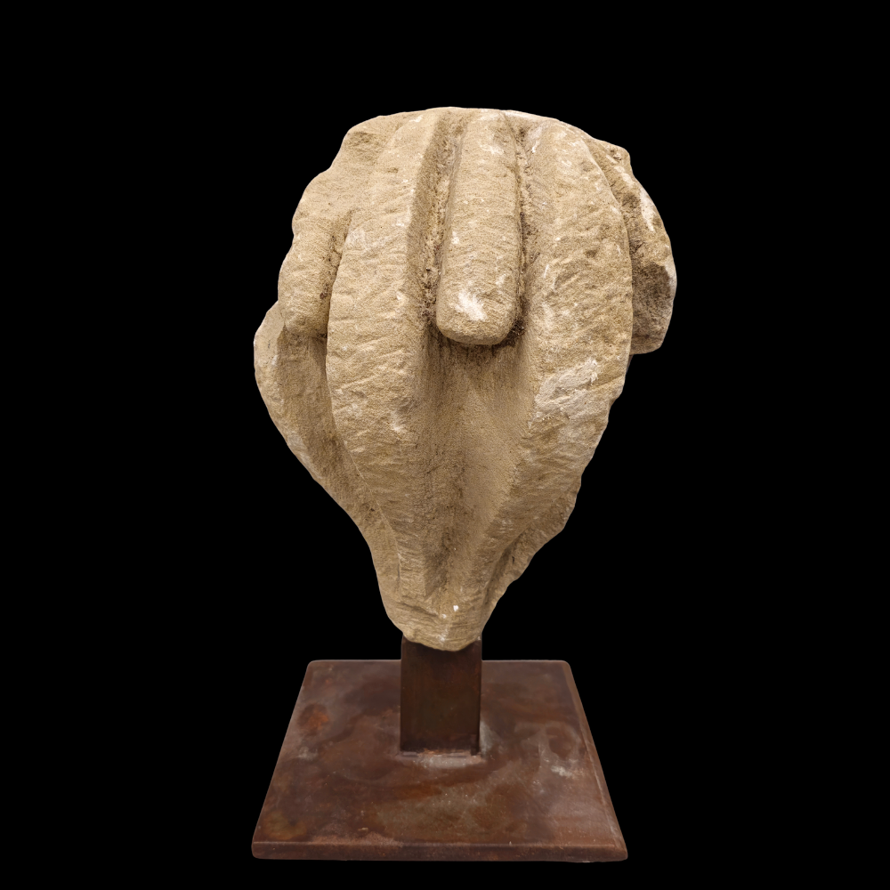 Architectural fragment in limestone, 18th century.