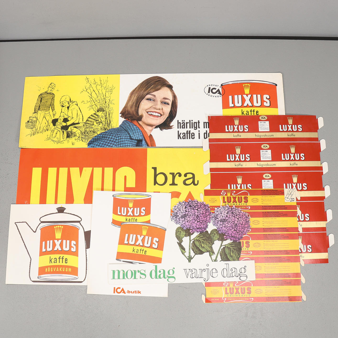 REKLAMSKYLTAR papp och papper, Luxus kaffe, 7 stycken.