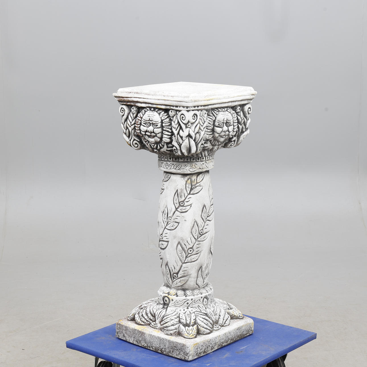 PEDESTAL, concrete.