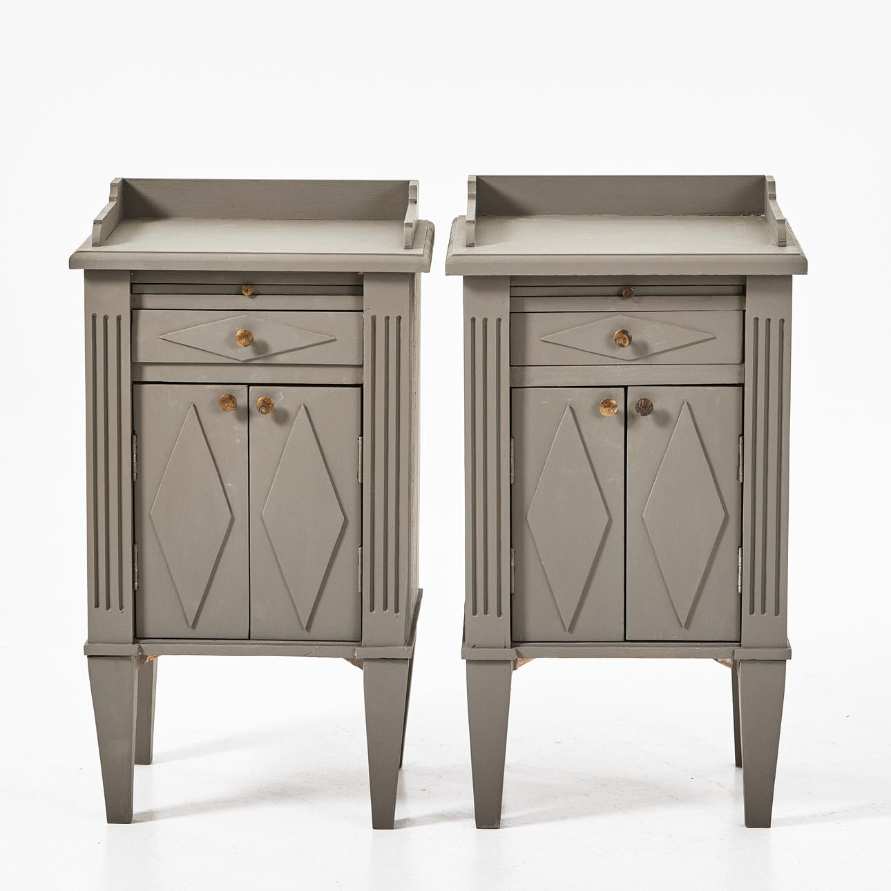 SÄNGBORD, 1 par, 1900-talets mitt.