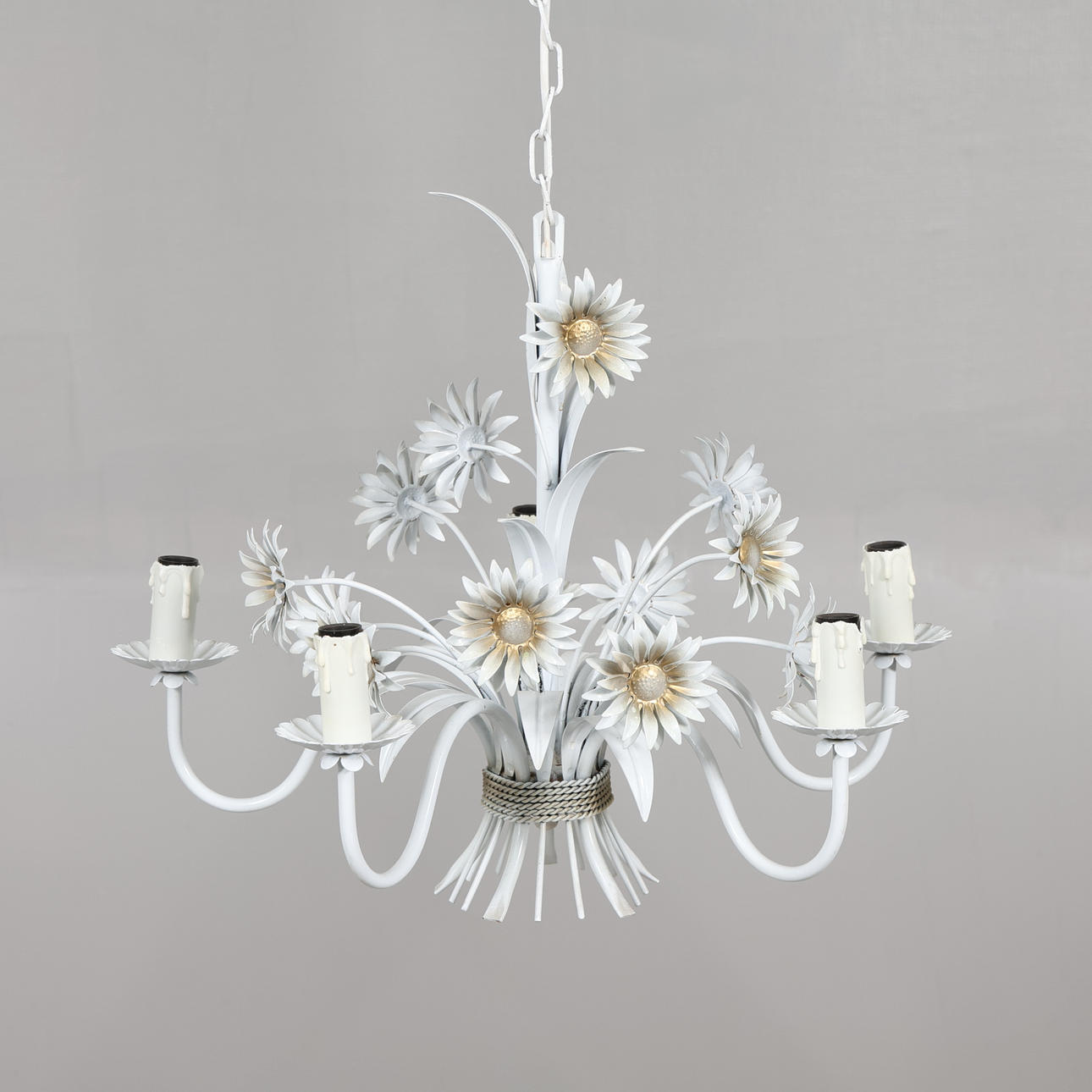 TAKKRONA, vitlackerad metall, 1900-talets andra hälft.