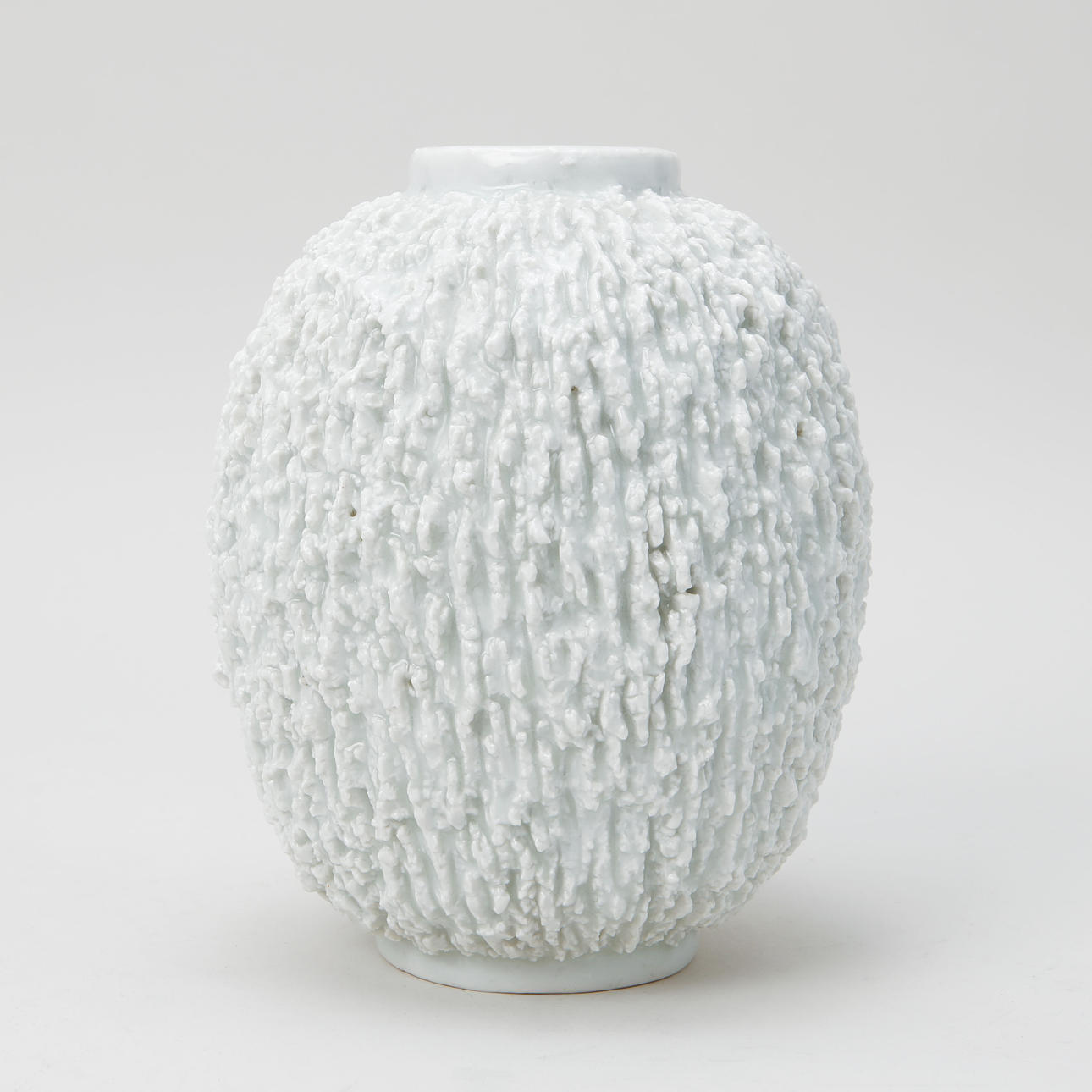 GUNNAR NYLUND. Vase, so-called Hedgehog vase, chamotte, Rörstrand.