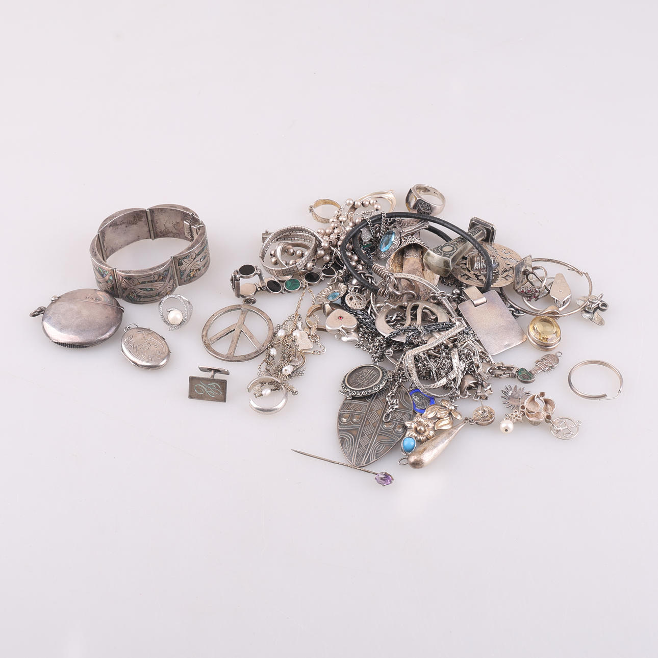 SMYCKEN, parti, silver, totalvikt ca 494 gram.