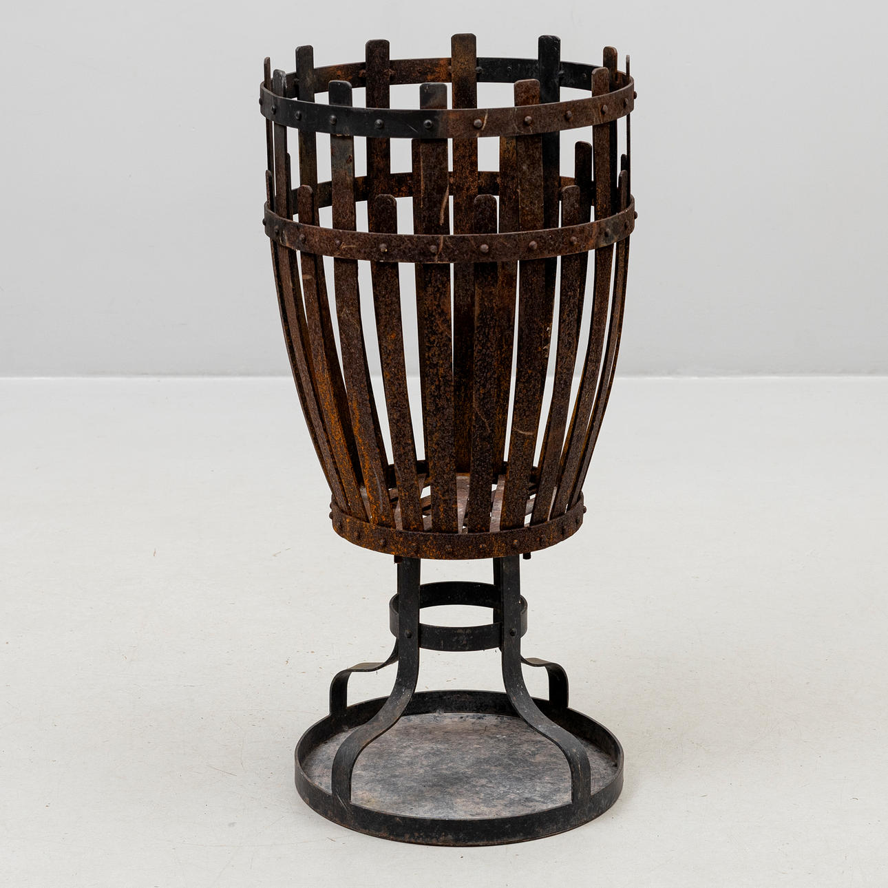 An iron fire basket, 1990's.