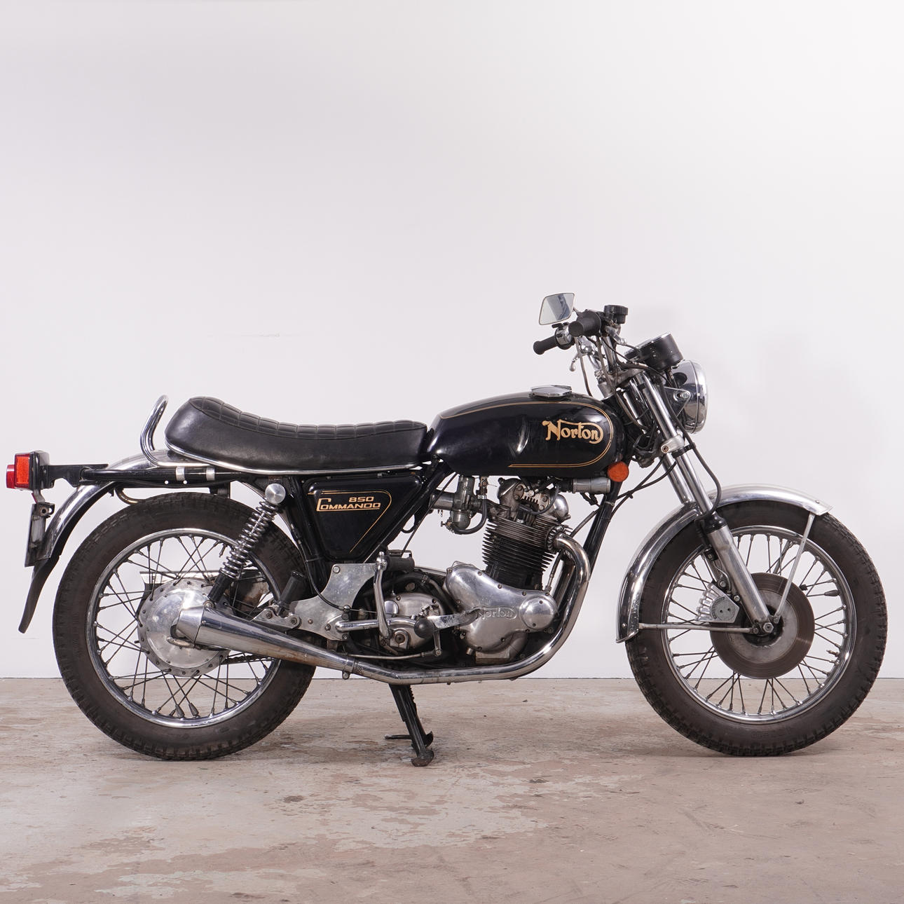 NORTON, model Commando, 1974, England.