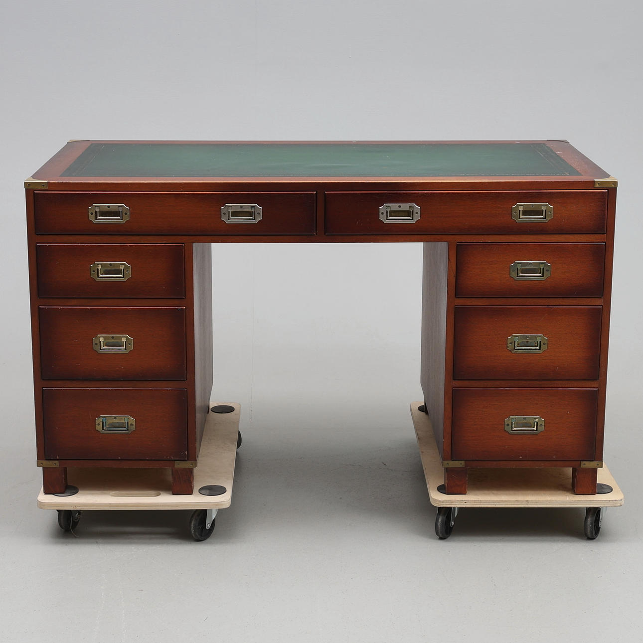 SKRIVBORD, engelsk stil, 1900-tal.