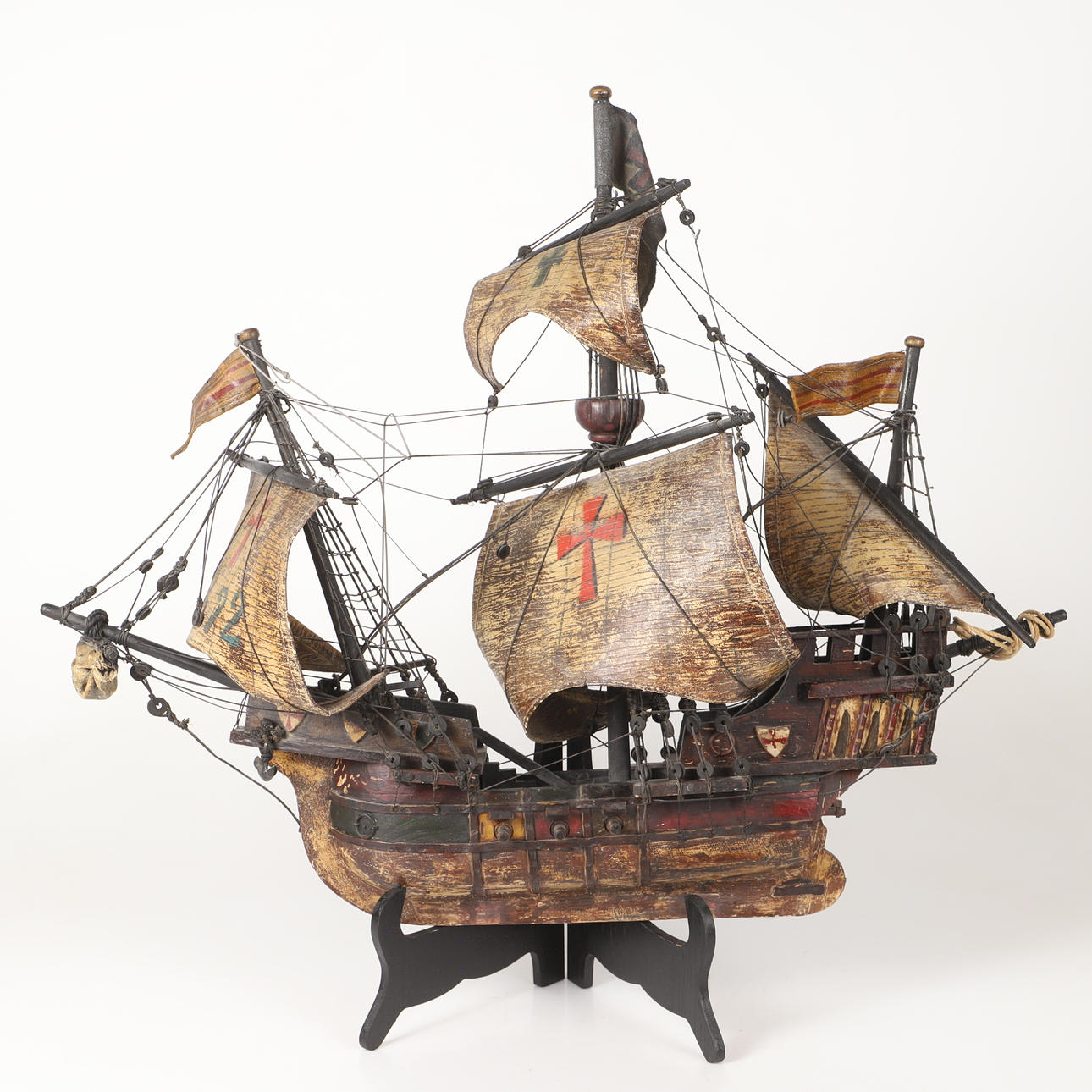 MODELLSKEPP, "Santa Maria", trä/textil, 1900-tal.