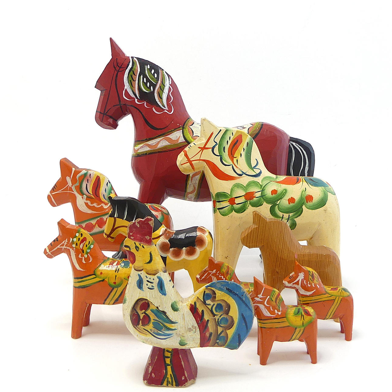 NINE DALA HORSES AND A DALATUPP.