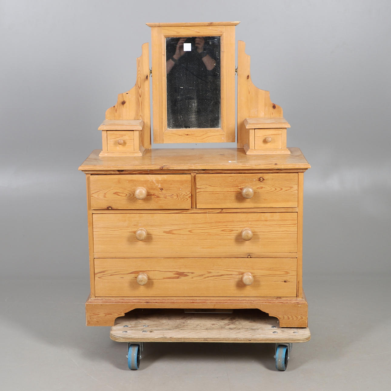 PINE DRESSING TABLE WITH MIRROR.
