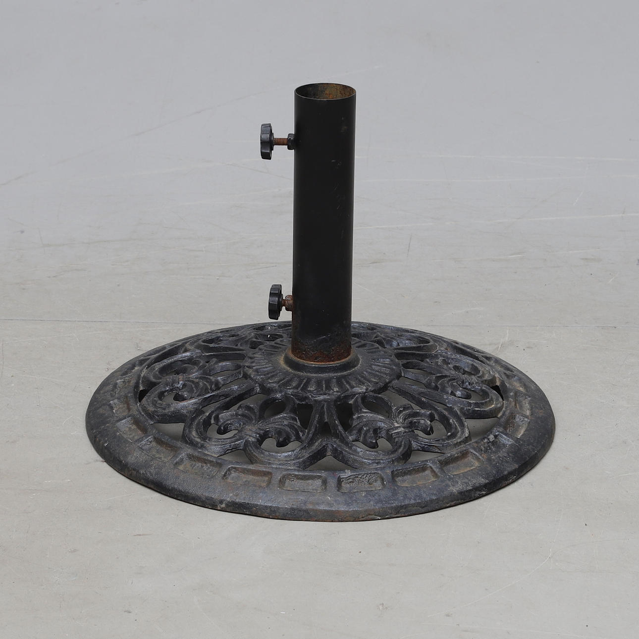 PARASOL FOOT, cast metal, 19th/2000s.