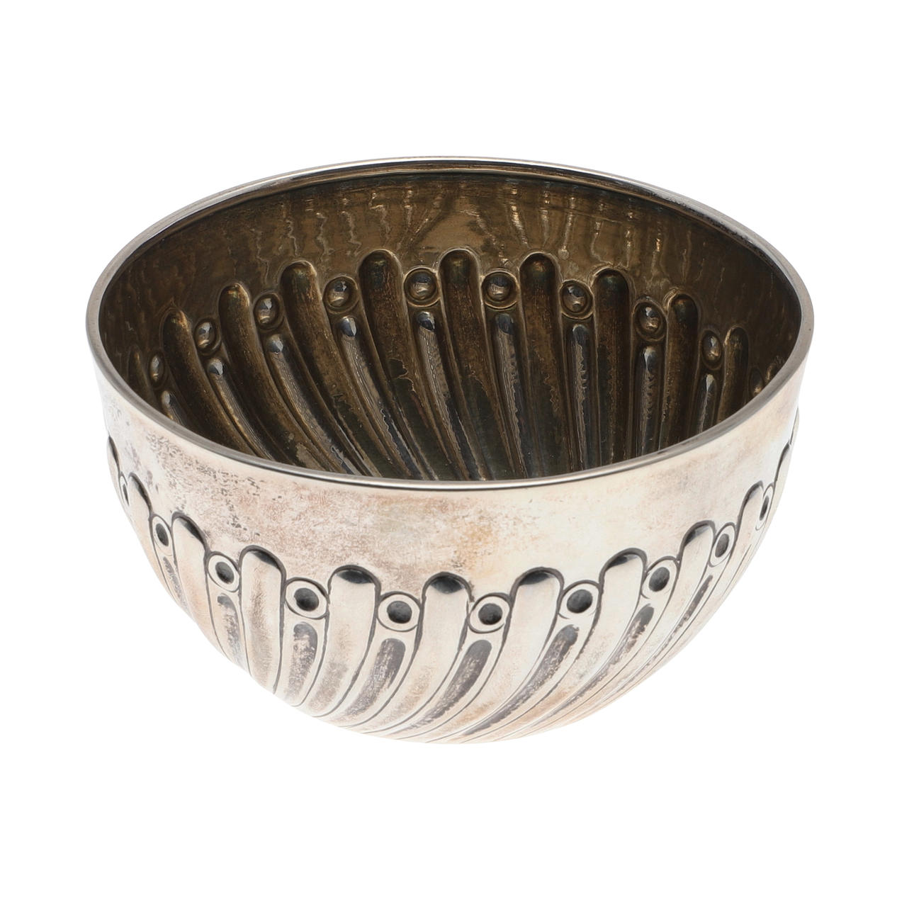 A VICTORIAN SILVER SUGAR BOWL.