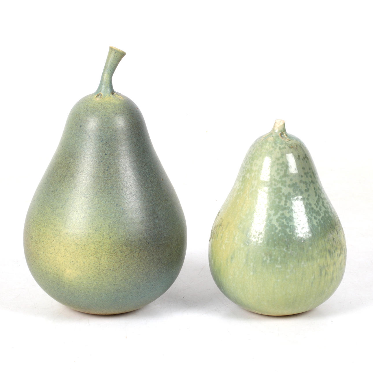STIG GÖRANSSON. Figurines, 2 pcs, Pears, ceramics, signed.