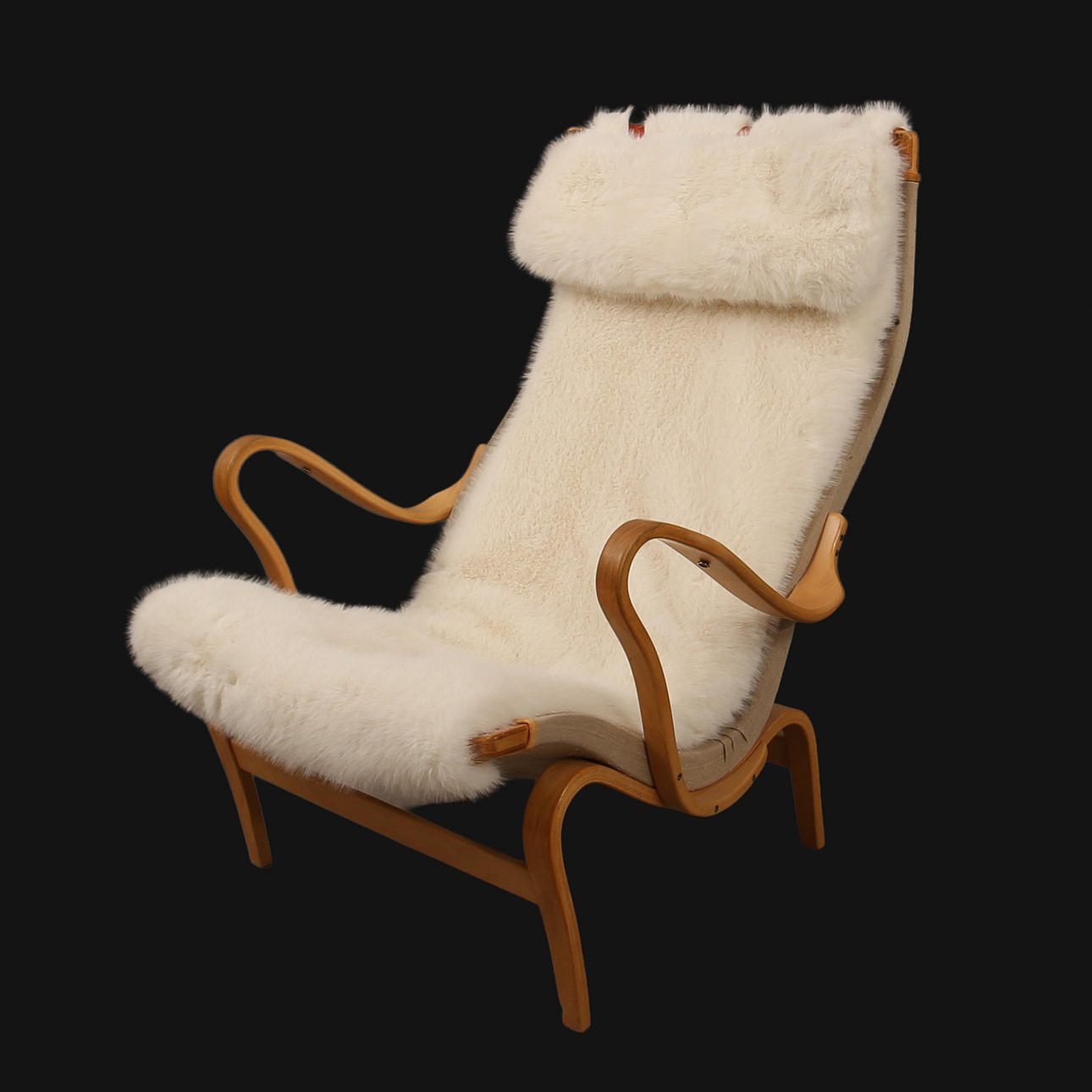 BRUNO MATHSSON, Fåtölj, "Pernilla", Dux, stomme i bok med fuskpäls.