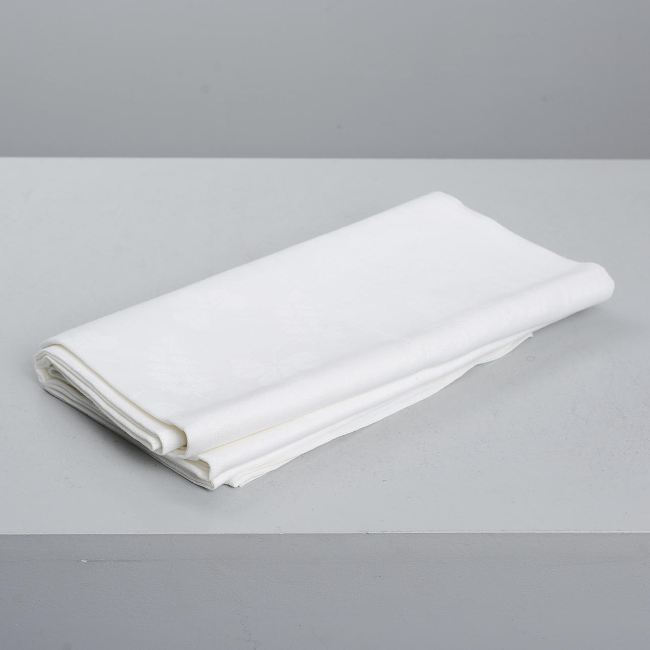 TABLECLOTH, linen, 295 x 145 cm.