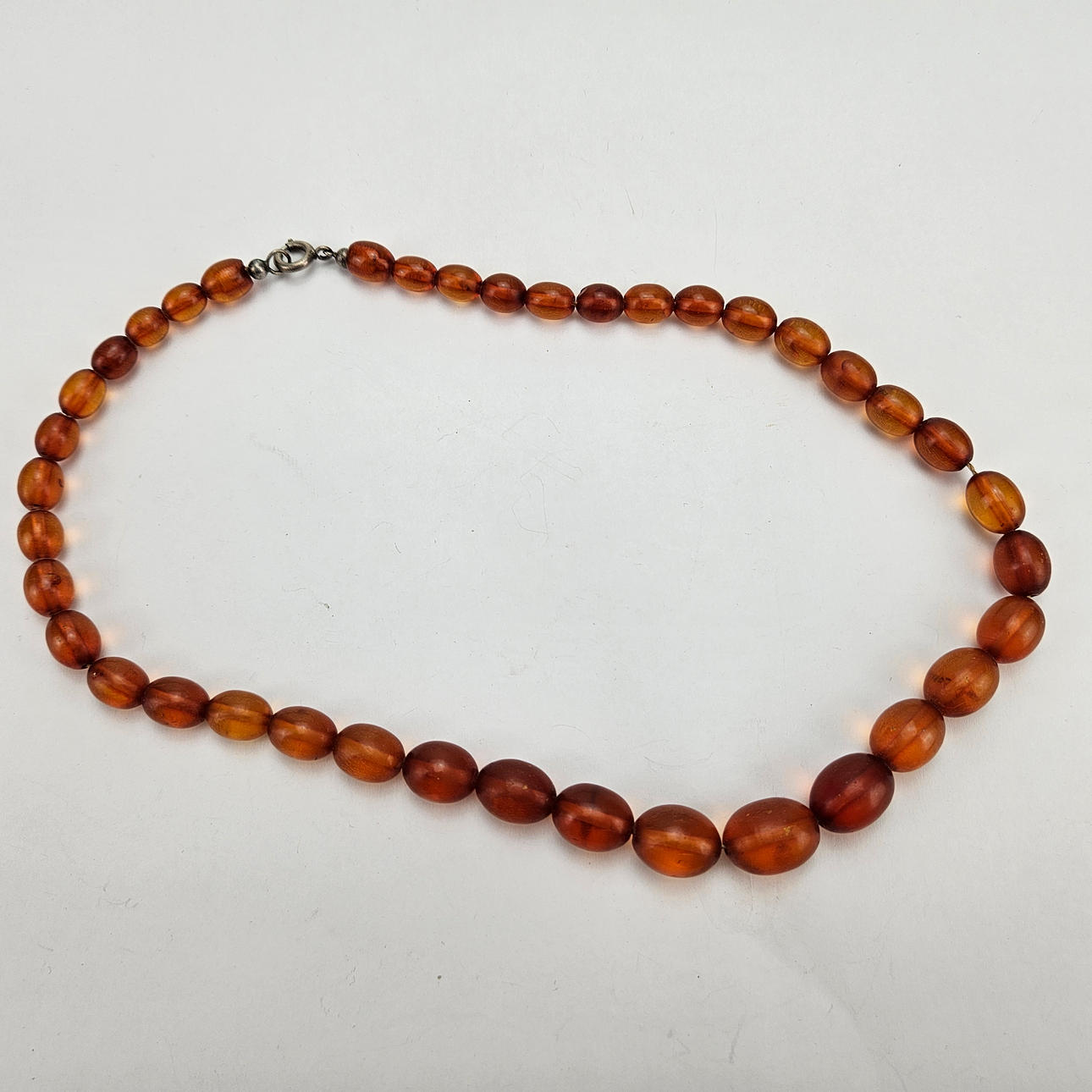 A 20th-century bakelite/plastic necklace.